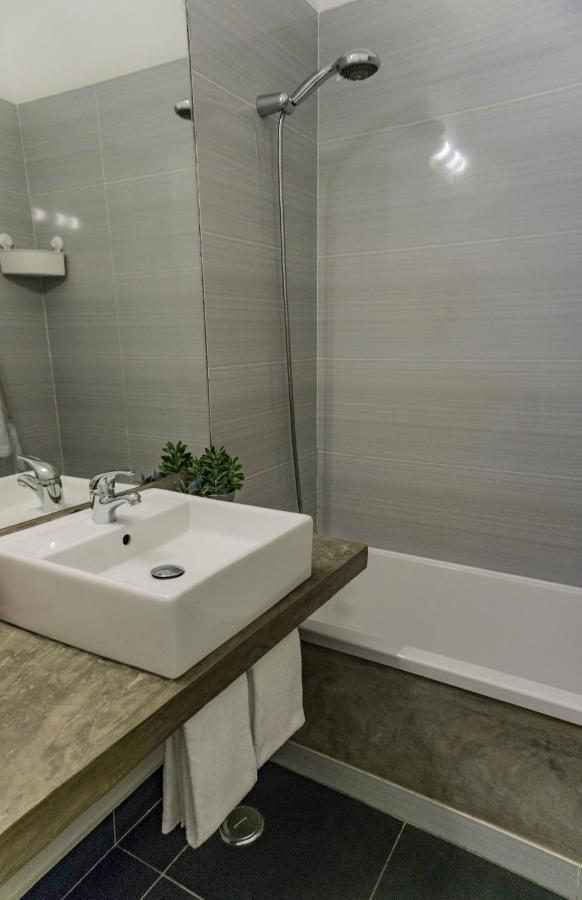 Lalitana Center Apartment Lagos Bagian luar foto